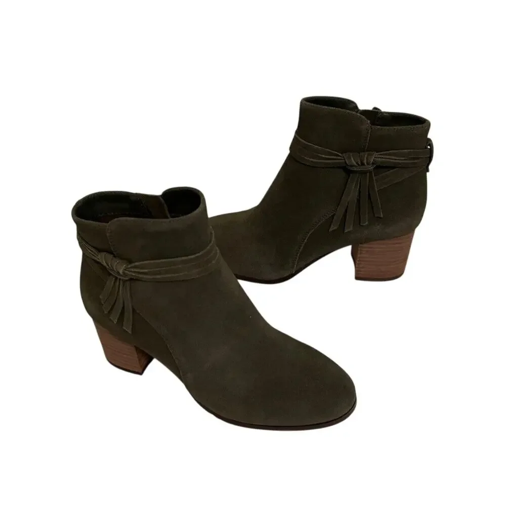 NWT Violet & Red Women's Suede Jenna Stacked Heel Booties-Olive Green-6.5